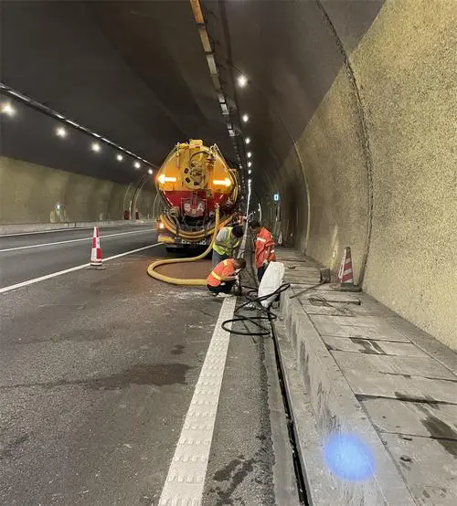 岚县隧道排水渠清淤